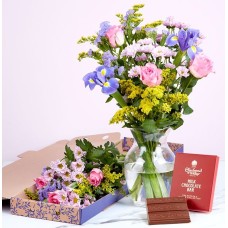 The Shades of Pink Letterbox with Luxury Chocolate Bar